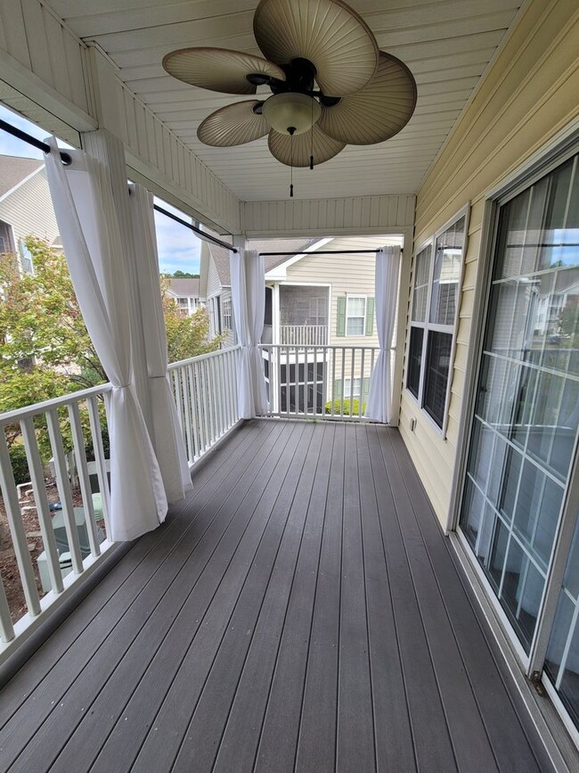 Building Photo - Beautiful 3-Bedroom, 2-Bath 2nd Floor Cond...