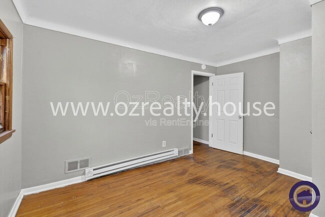 Building Photo - 837 Colburn St