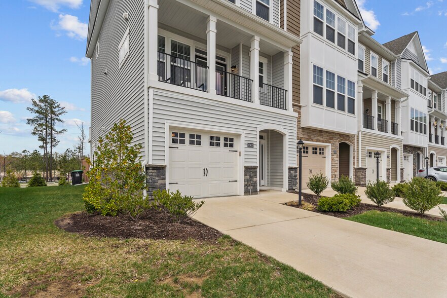 Front Corner - 10410 Perennial Dr
