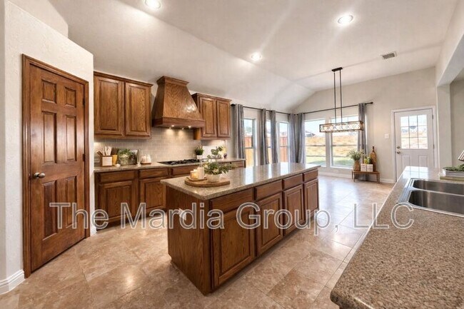 Building Photo - 7236 Tolosa