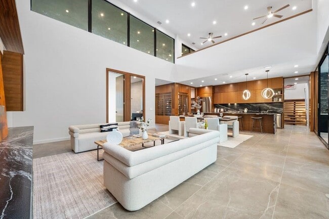 Building Photo - 3415 Rosefinch Trail