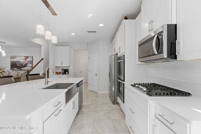 Building Photo - 454 Willow Lake Dr