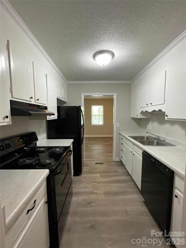 Building Photo - 3623 Driftwood Dr