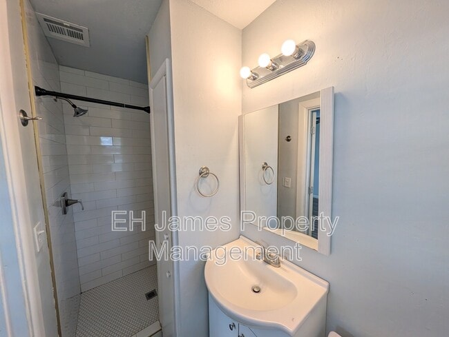 Building Photo - 5214 S Delaware Pl