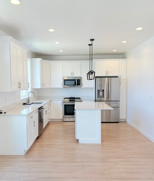Building Photo - 2693 E Gambel Oaks Dr