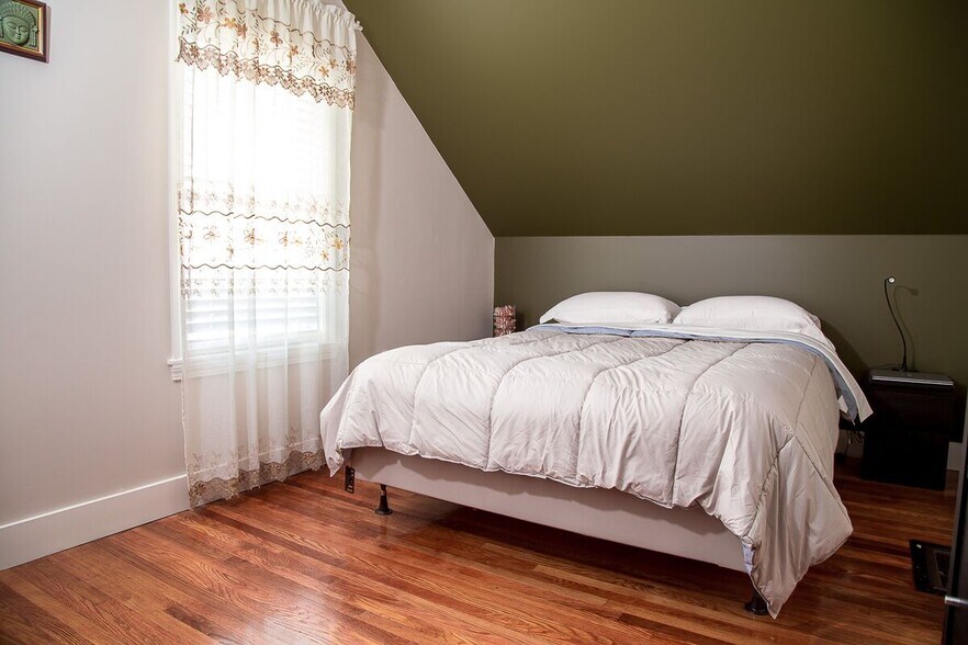 Building Photo - 14 Union St