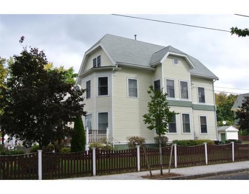 Building Photo - 33 Thatcher St