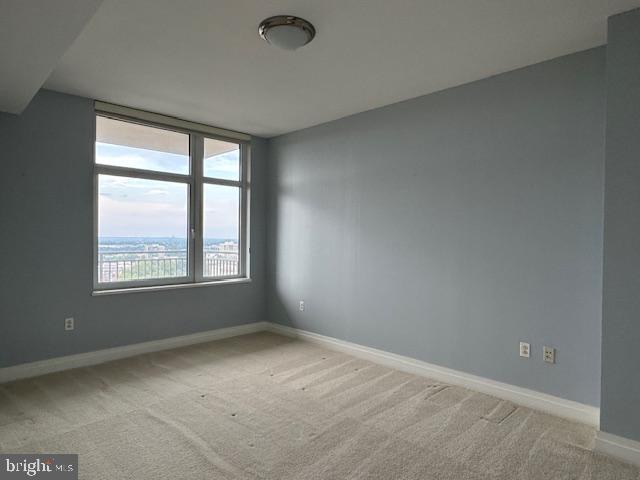 Building Photo - 8220 Crestwood Heights Dr
