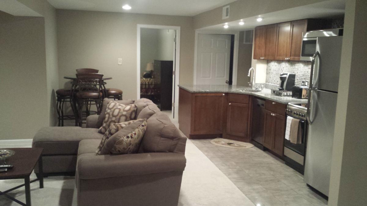 Building Photo - 6021 Woodlake Ln