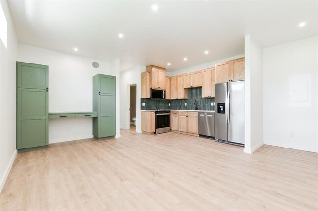 Primary Photo - 1744 NW 15th St