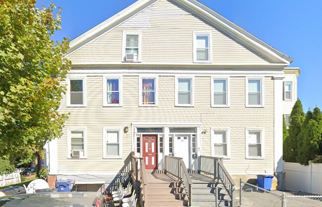 Building Photo - 38 Forest St