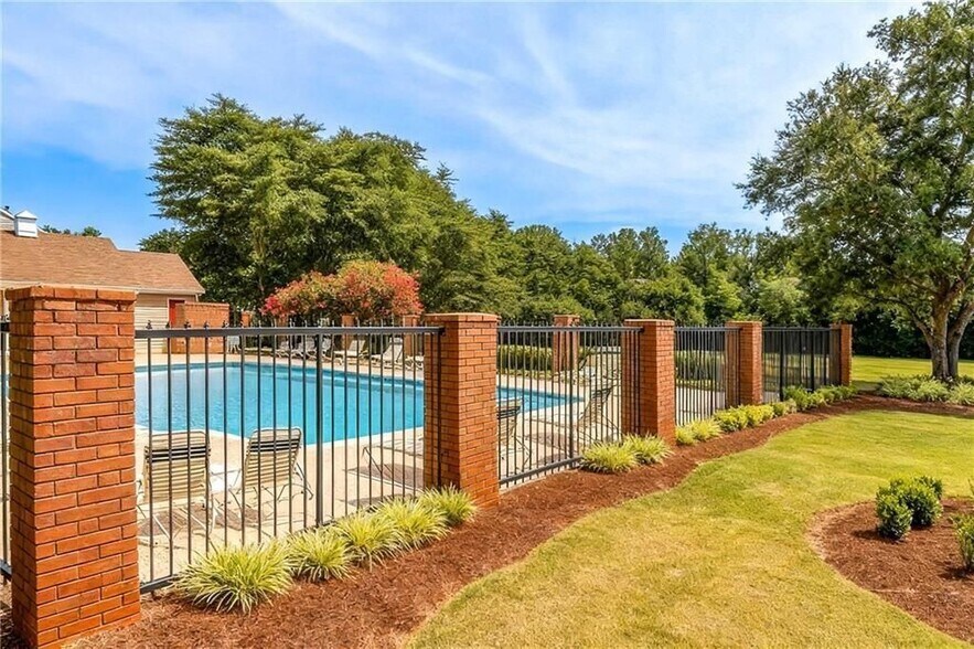 Building Photo - 218 Mill Creek Pl