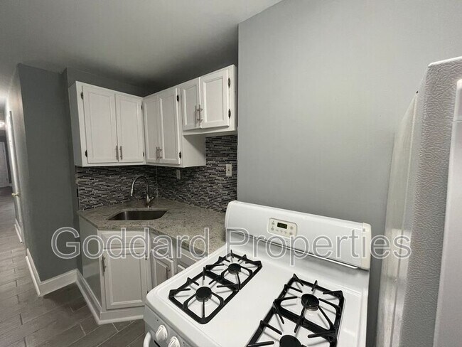 Building Photo - 1434 Light St