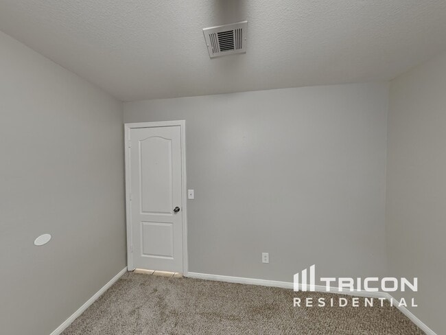 Building Photo - 6119 Bing Cherry Dr