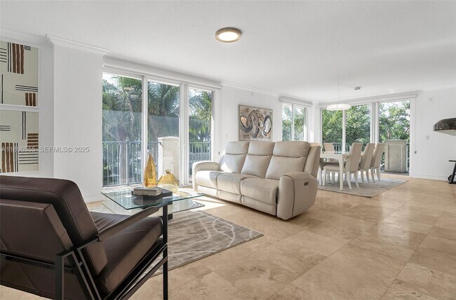 Building Photo - 9 NE 20th Ave