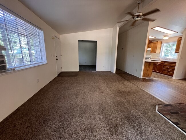 Building Photo - 17093 Cobblestone Ln
