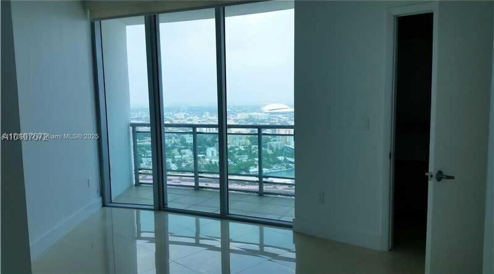 Building Photo - 350 S Miami Ave