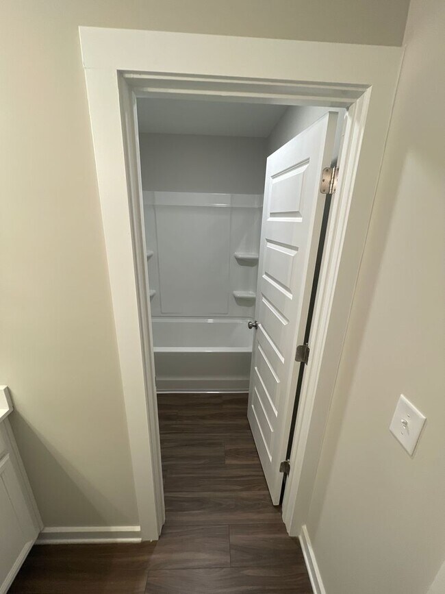 Building Photo - Home for Rent in Oak Grove, AL!!! Available to View Now!