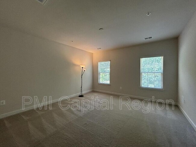 Building Photo - 1738 Whitehall Dr
