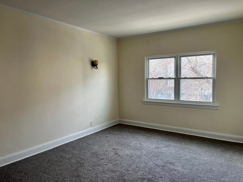 Living room - 3167 30th St