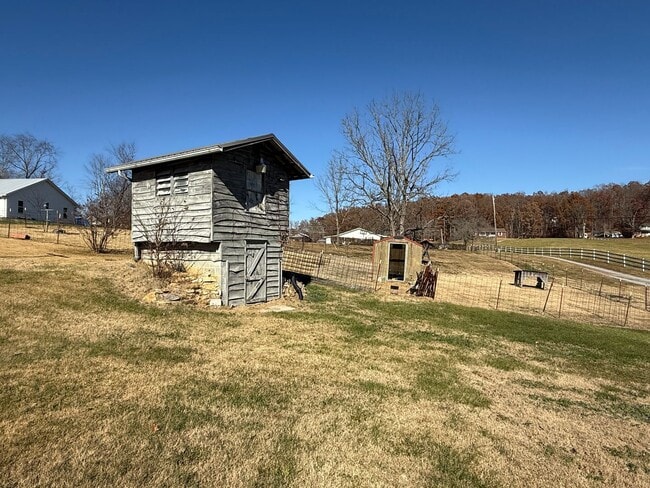 Building Photo - Intro to Homesteading! 3/1 furnished Property for rent