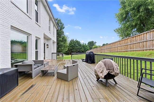 Building Photo - 4221 Willow Oak Dr