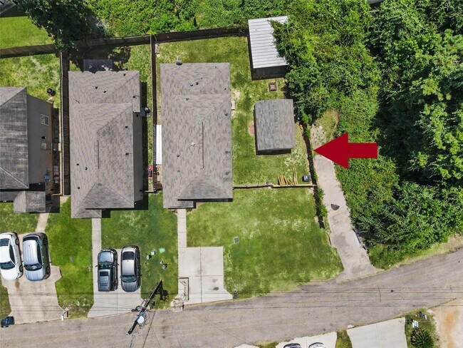 Building Photo - 16701 E Hammon
