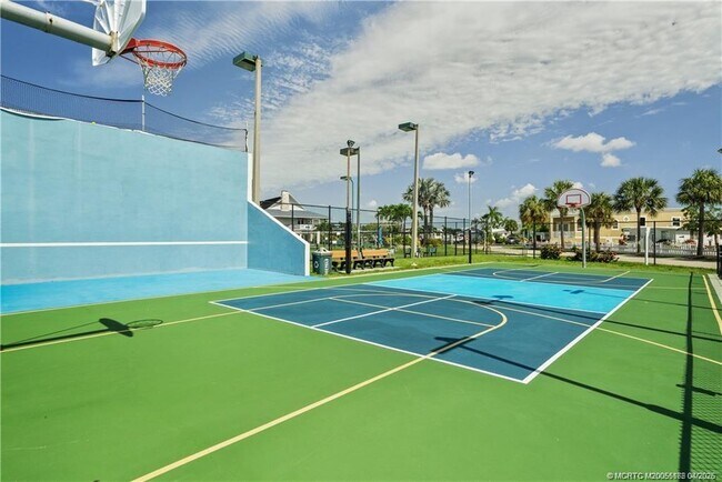 Building Photo - 1077 Nettles Blvd