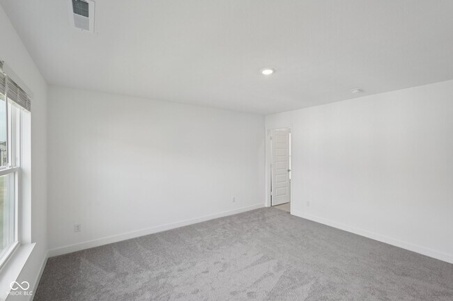 Building Photo - 15246 Swallow Fls Wy