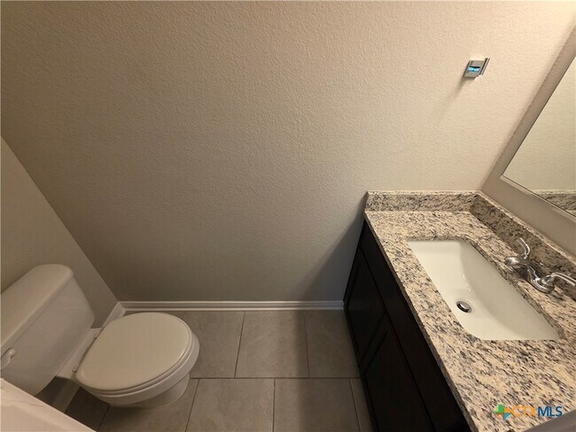 Building Photo - 10001 Kensley Rose Dr