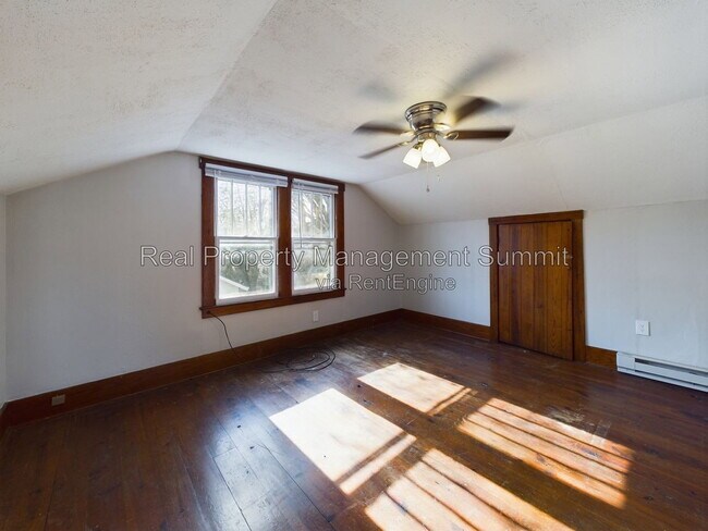 Building Photo - 2408 Poplar St