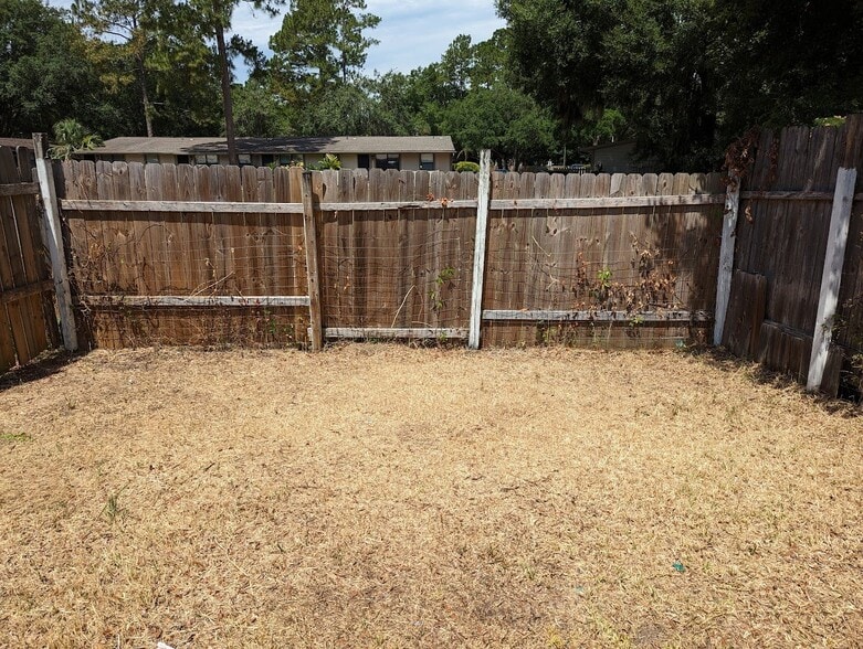 Building Photo - 3600 SW 23rd St