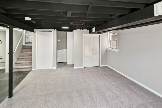 Building Photo - 7704 McVicker Ave