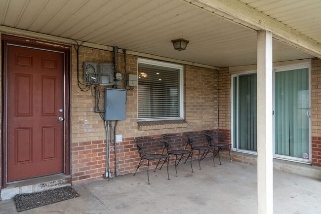 Building Photo - 3 Bed 2 Bath Home For Rent across from Sloan's Lake!