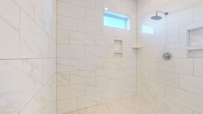 Building Photo - Luxury Home in gated Hampstead Community