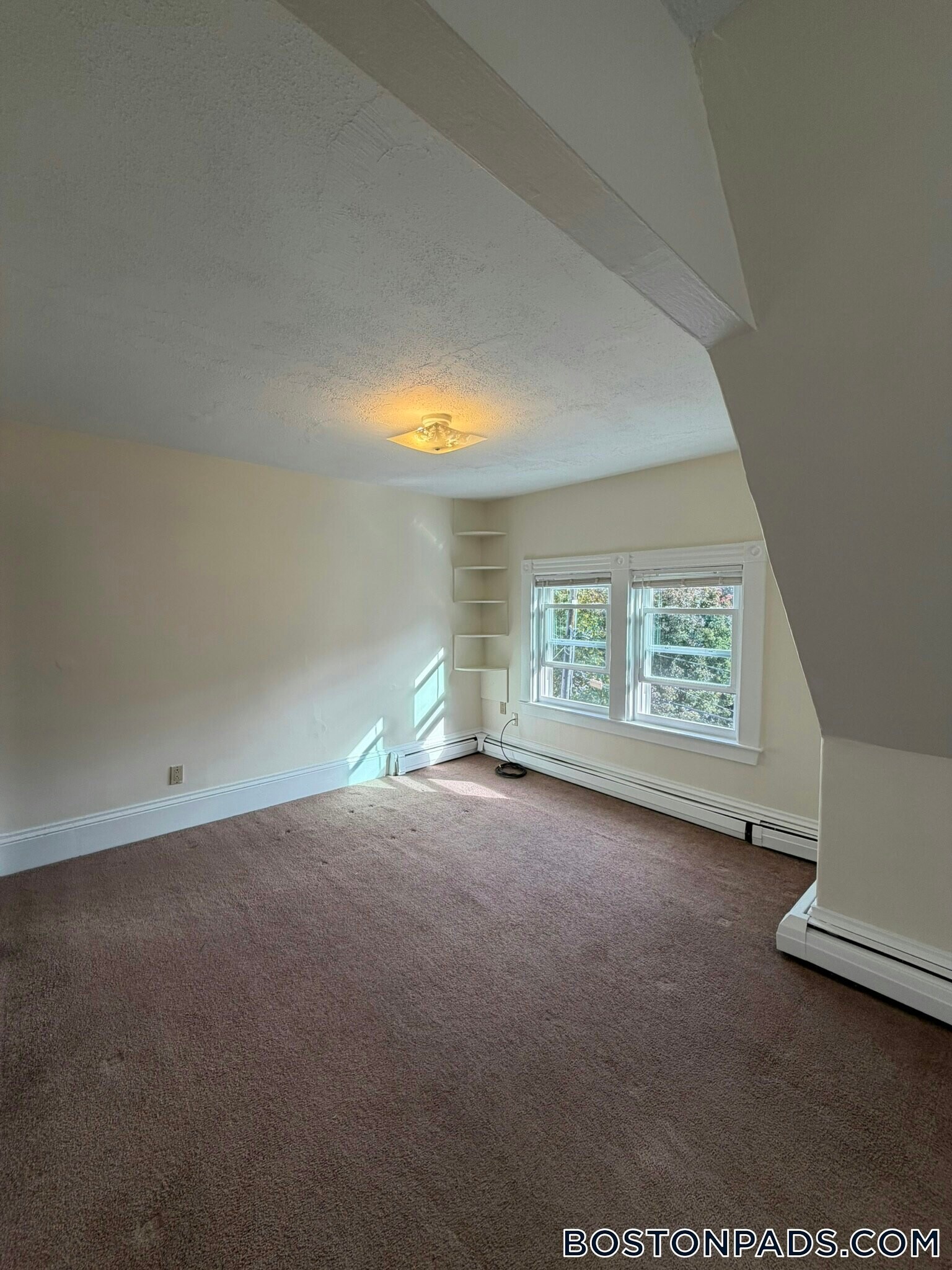 Building Photo - 393 Adams St