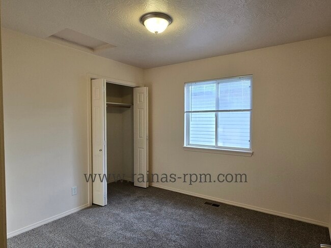 Building Photo - 1885 N Allumbaugh St