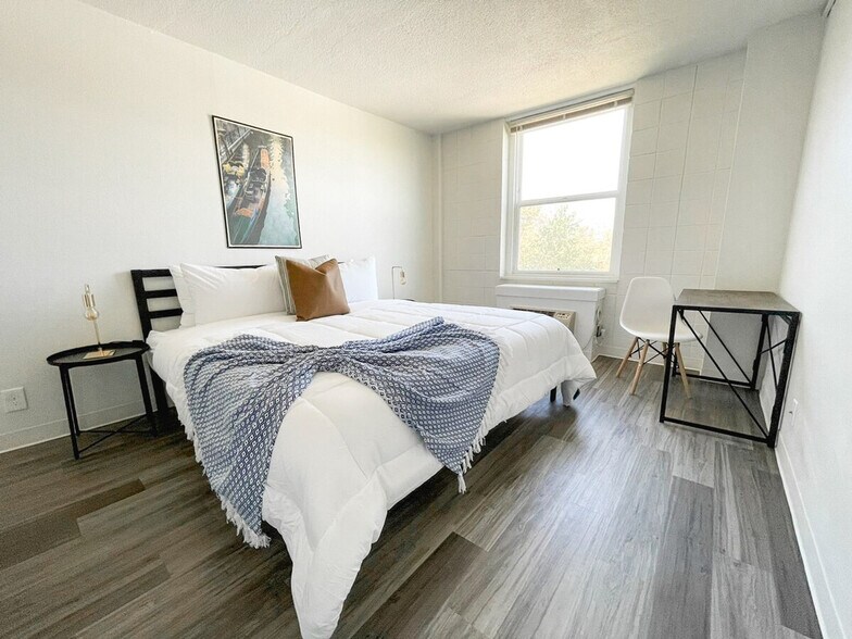 Building Photo - 2515 Burnet Ave