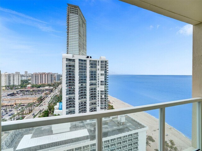 Building Photo - 16699 Collins Ave