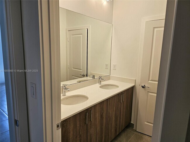 Building Photo - 5088 Nevola Ave