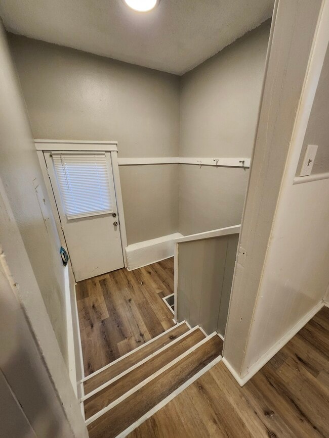 Building Photo - 38 1st St