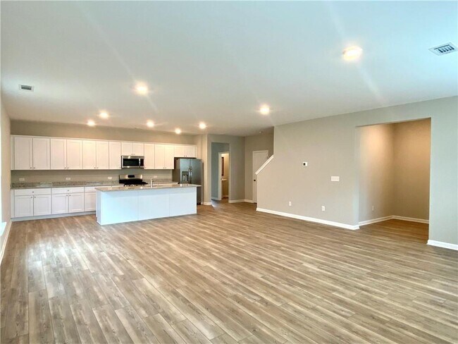 Building Photo - 4412 Grosbeak Dr