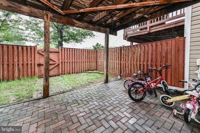 Building Photo - 47328 Rock Falls Terrace