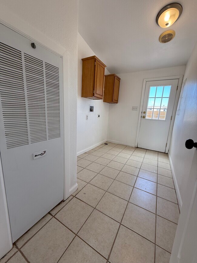 Building Photo - 46633 N 41st Ave
