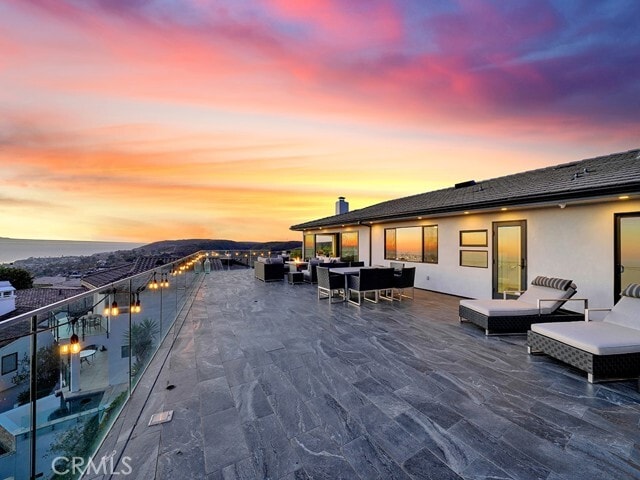 Building Photo - 1380 Skyline Dr