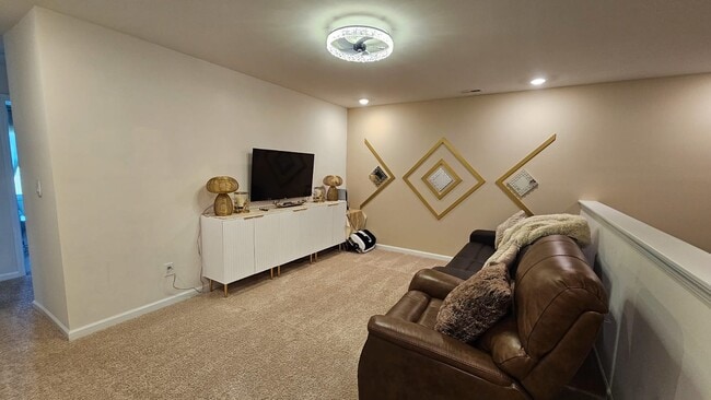 Building Photo - 1657 Pendula Ln