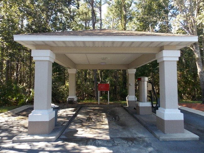 Building Photo - 10550 Baymeadows Rd