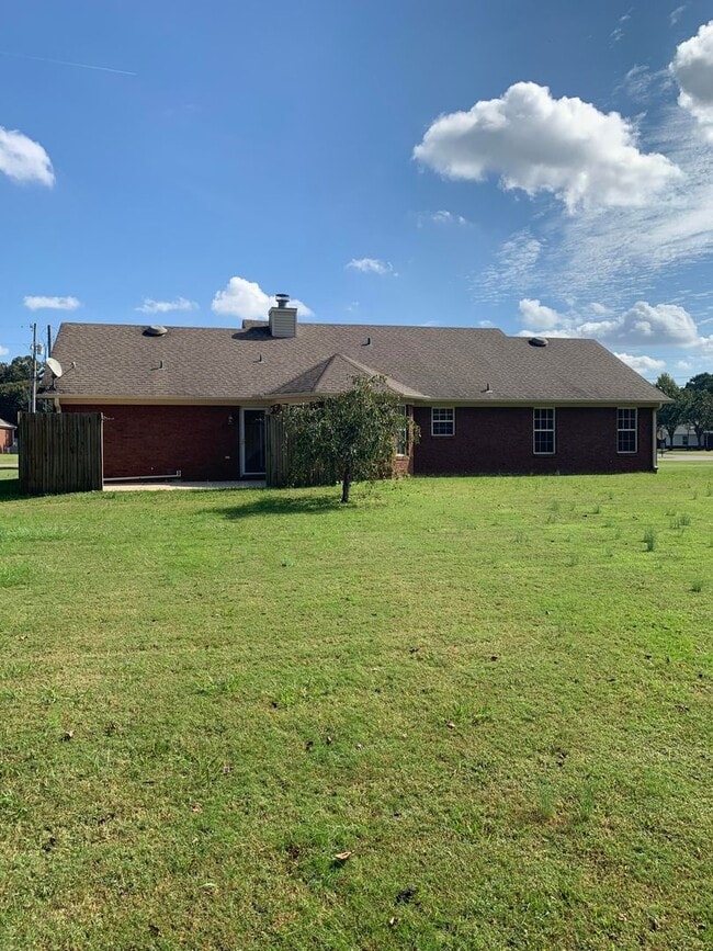 Building Photo - Nice Rancher in Toney