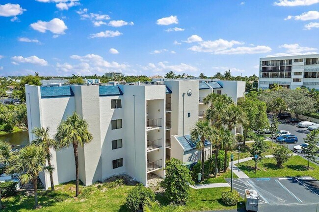 Building Photo - 1605 S US Hwy 1