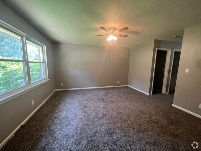 Building Photo - 5056 Shoals Ln